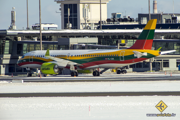 Airbus A220-300